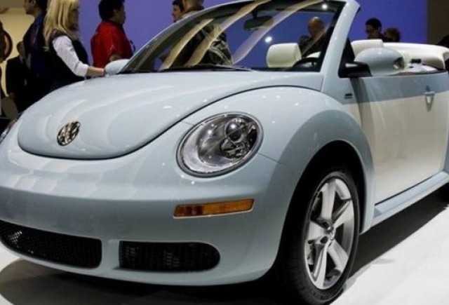 VW New Beetle iese de pe scena