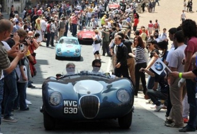 Jaguar sarbatoreste 75 de ani cu o prezenta consistenta la Mille Miglia