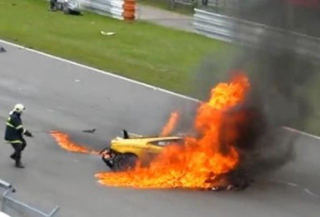 VIDEO: Un Lamborghini Gallardo a luat foc in cursa auto