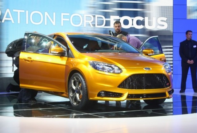 PARIS LIVE: Standul Ford prezinta noua gama Focus