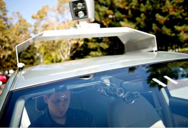 Google testeaza in traficul real o masina care merge singura