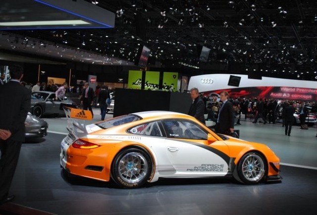Geneva LIVE: Standul Porsche