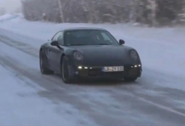 VIDEO: Noul Porsche 911 spionat in timpul testelor