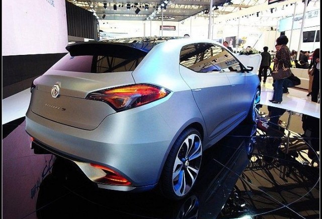 MG Concept 5 debuteaza la Shanghai Auto Show