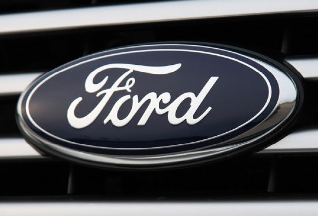 Ford sustine amendarea soferilor care vorbesc la telefoanele mobile in timp ce conduc