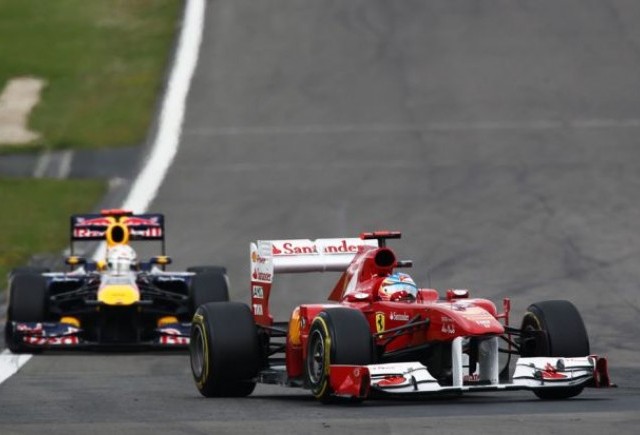 Alonso: Vettel n-are de ce sa-si faca probleme