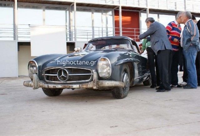 Mercedes 300 SL Roadster din 1960 vandut pentru 405.000 euro