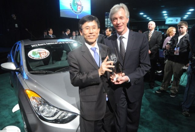 Hyundai Elantra si Range Rover Evoque sunt masinile anului 2012