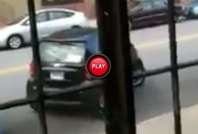VIDEO: Probabil cea mai proasta parcare laterala din lume!