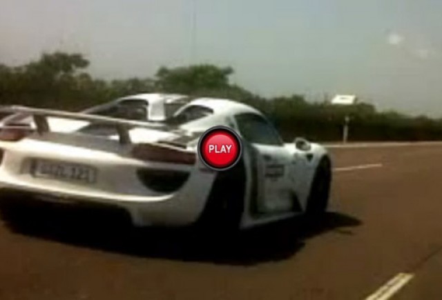 VIDEO: Trei prototipuri Porsche 918 Spyder au fost zarite in Spania