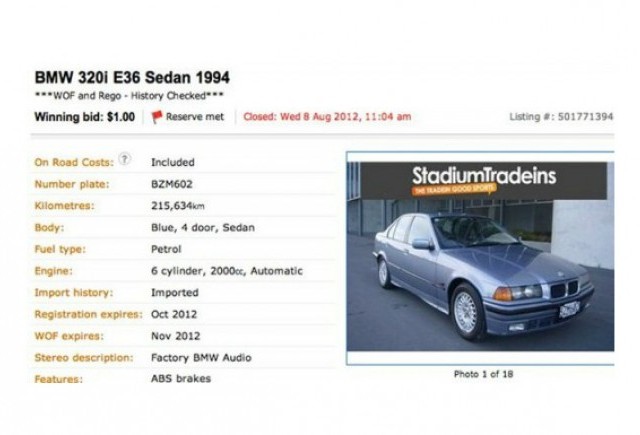 Un BMW 320i din 1994 a fost vandut cu un dolar