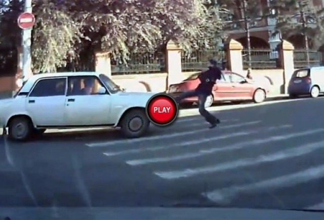 Intre timp in Rusia - A luat la bataie o Lada