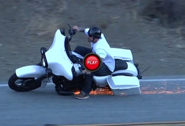 VIDEO: Ce se poate intampla cand te crezi pilot de MotoGP