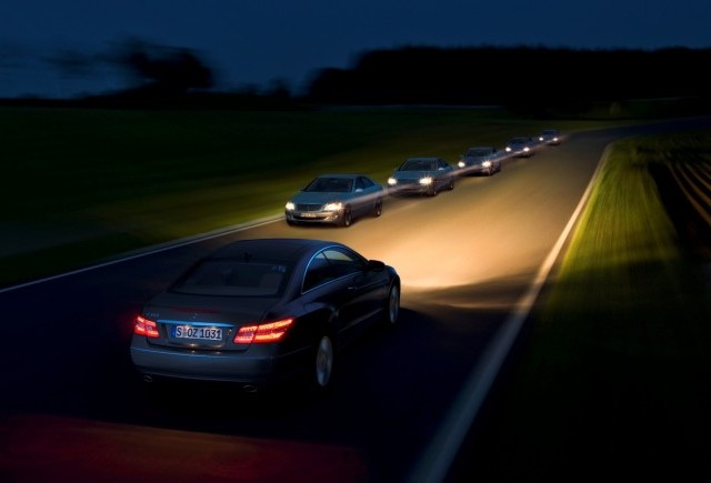 Mercedes-Benz România susţine siguranţa în trafic