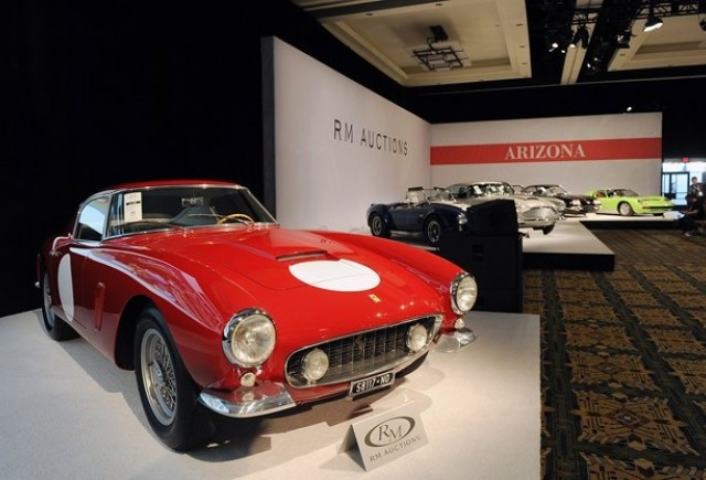 Un Ferrari 250 GT de peste 8 milioane dolari