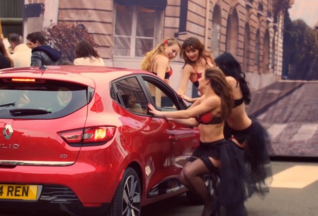 Noul Renault Clio apare intr-o reclama simpatica: 
