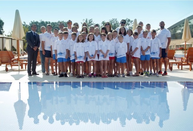 Mercedes-Benz România susține câștigătorii concursului național de înot „Camelia Potec. În căutarea viitorilor campioni”