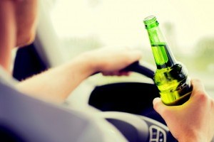 Care este limita între amendă şi dosar penal dacă şofezi sub influenţa băuturilor alcoolice?