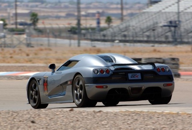 Koenigsegg sau un milion de dolari - O grea alegere...