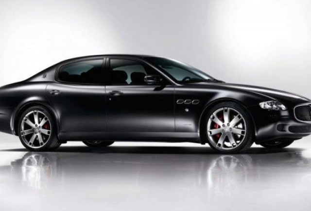 Comanda unui Nou Maserati Quattroporte va include, in premiera, si serviciile unui sofer