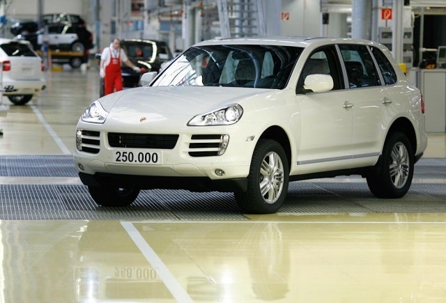 Productia lui Porsche Cayenne a ajuns la 250.000 de unitati