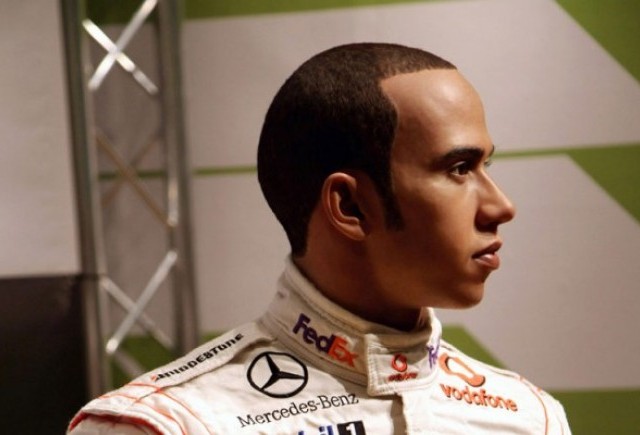 Lewis Hamilton ajunge statuie