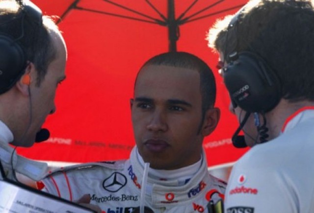 Hamilton, descalificat din Marele Premiu al Australiei