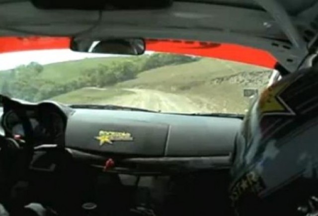 VIDEO: Senzatii la raliu dintr-un Mitsubishi EVO X