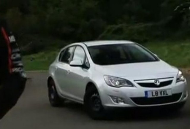 VIDEO: Opel Astra invinge VW Golf si Ford Focus