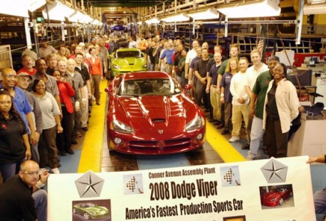 Chrysler redeschide 7 fabrici in America