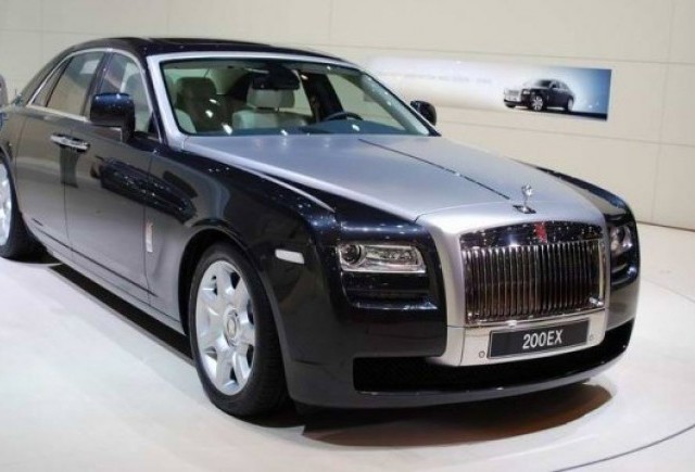 VIDEO: Rolls Royce Ghost isi dezveleste formele la Frankfurt