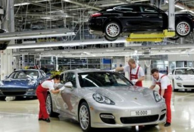 Porsche a produs 10.000 unitati Panamera