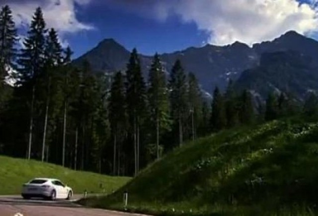 VIDEO: Porsche Panamera Turbo in Alpi