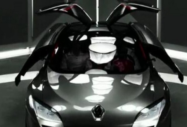 VIDEO: Renault Megane Coupe Concept, intr-un videoclip muzical
