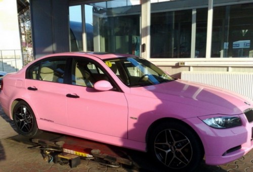 Un BMW Seria 3, roz, din Romania!28273
