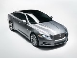 Jaguar este tinut pe loc de Ford28113