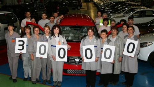 Dacia a produs 300.000 unitati Logan MCV26425