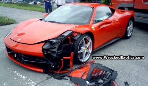 Primul accident cu Ferrari 458 Italia25292