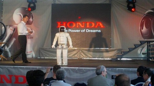 Galerie Foto: Honda prezinta robotul Asimo in Romania24974
