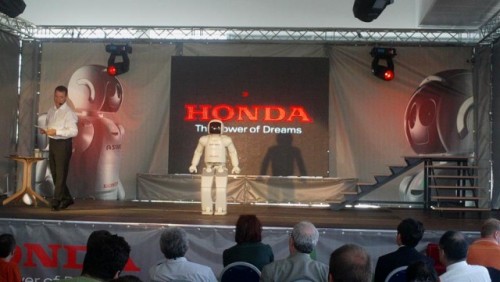Galerie Foto: Honda prezinta robotul Asimo in Romania24986