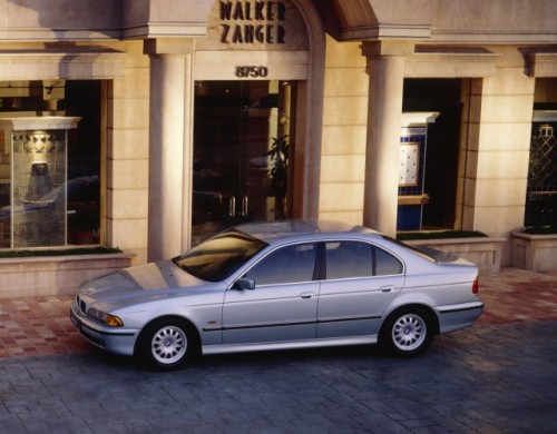 BMW prezinta in imagini istoria lui Seria 523498