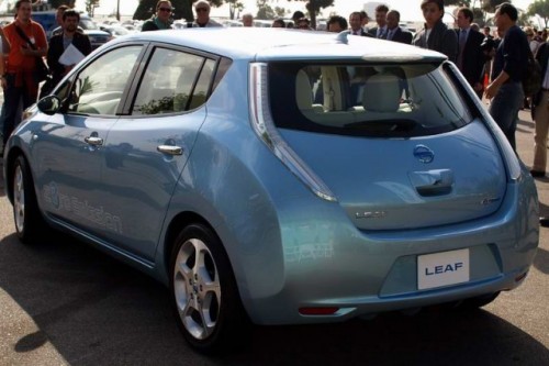 Nissan Leaf costa 38.500 dolari22311