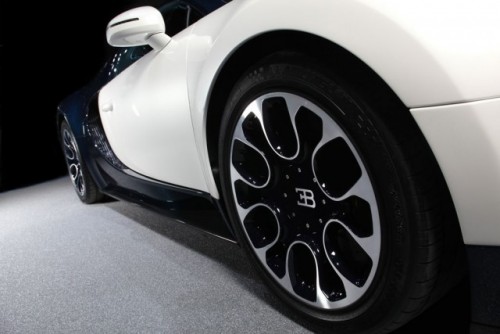 Geneva LIVE: Bugatti dezvaluie doua editii speciale ale lui Veyron Grand Sport21233