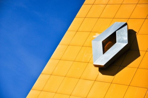 Renault studiaza posibilitatea de a-si vinde participatia in cadrul Volvo20190