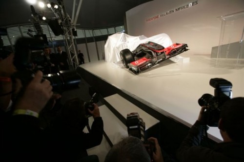 McLaren a prezentat monopostul de Formula 1 din 201019282
