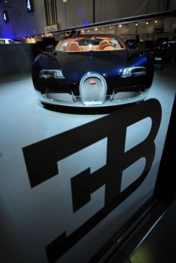 Bugatti Veyron: 3 noi editii speciale doar pentru Orientul Mijlociu17859