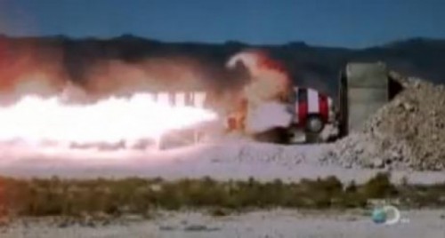 VIDEO: Impact intre o racheta si o masina17482