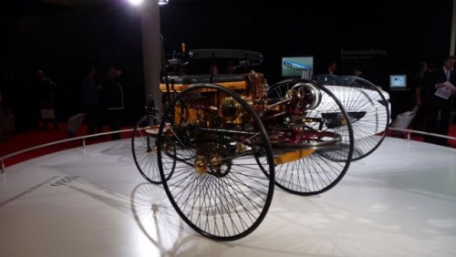 Frankfurt LIVE: Mercedes aduce un elogiu primului automobil din istorie15292