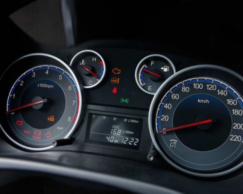 Suzuki SX4 facelift - imagini in premiera!13559