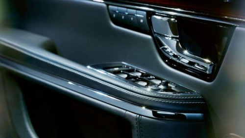 Oficial: Noul Jaguar XJ!12669